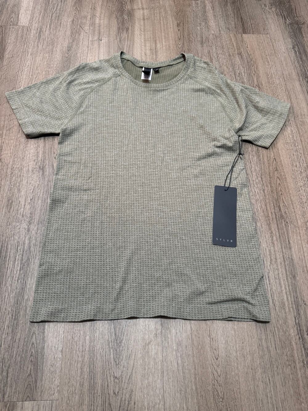 SYLVR Men's Short-Sleeve Textured Tee in Olive Green